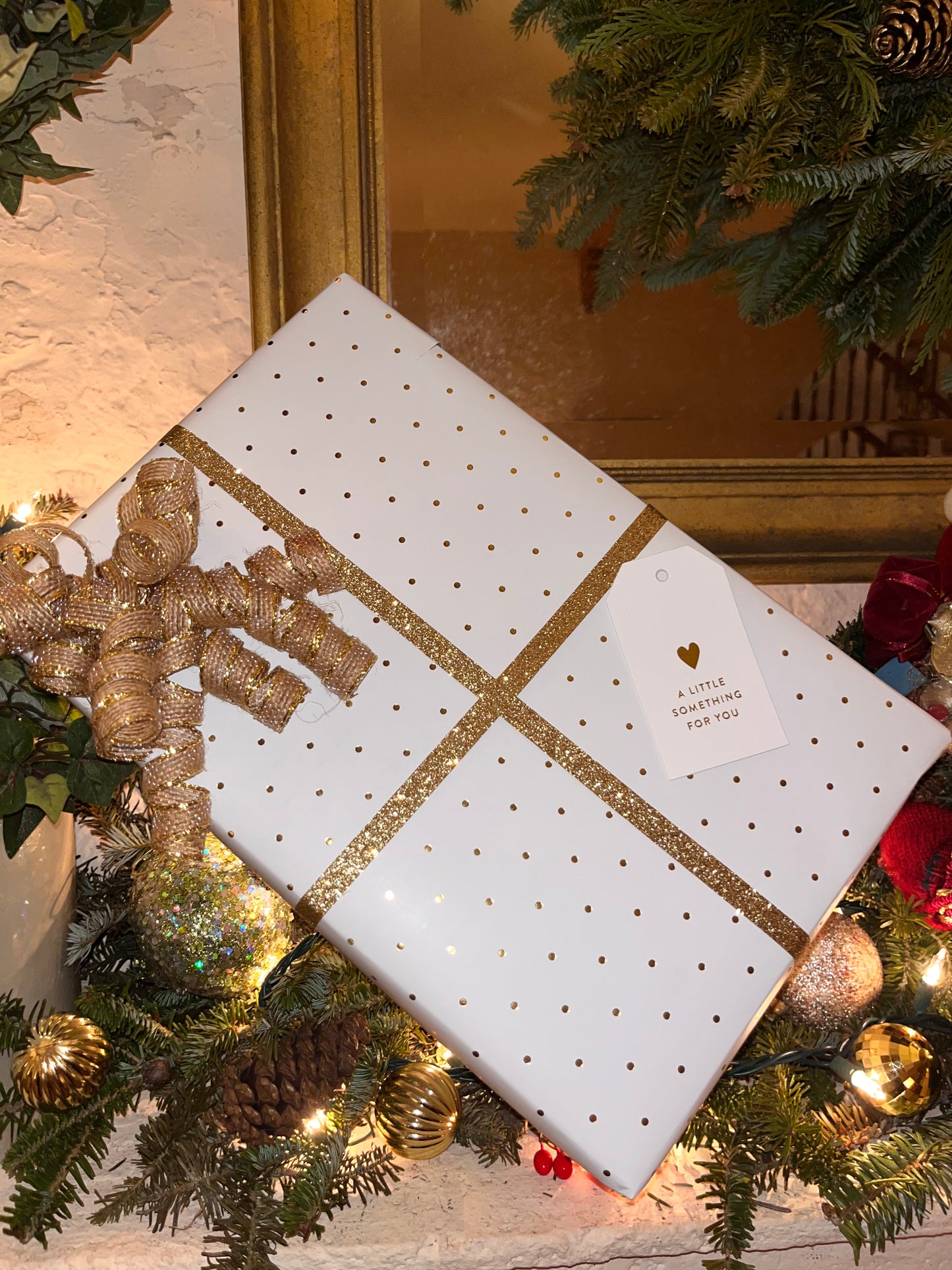 Image of a gift tag on a Christmas present
