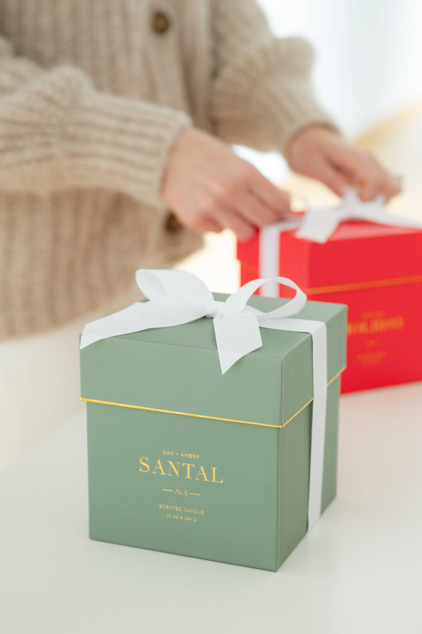 Sugar Paper - Oak + Amber Santal Signature Candle