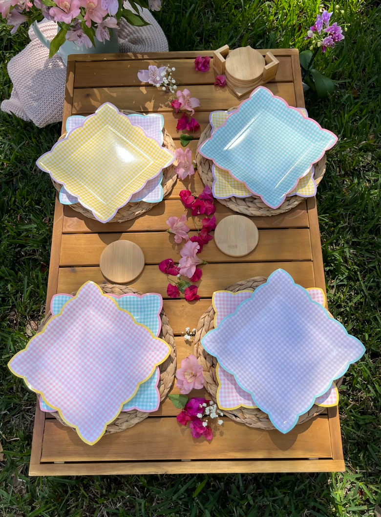 Gingham Plate Set